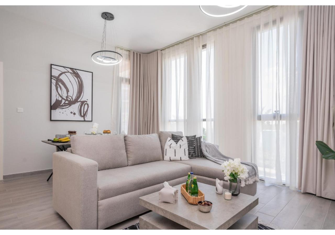 Apartment Contemporary 1br With Relaxing Views In Noor 1 By Vibel Dubai