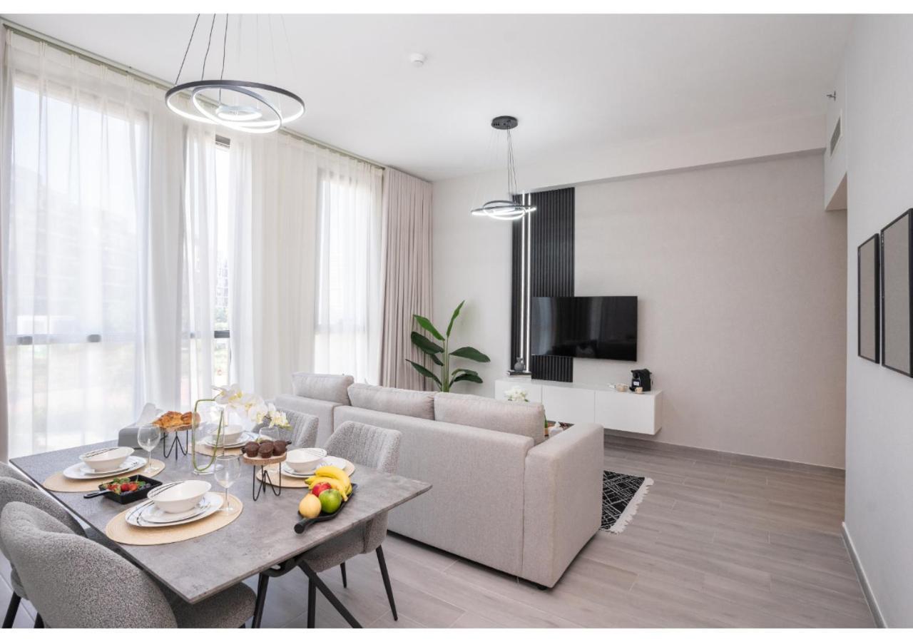 Apartment Contemporary 1br With Relaxing Views In Noor 1 By Vibel Dubai